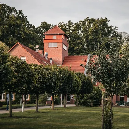 Waldhotel Eiche فندق