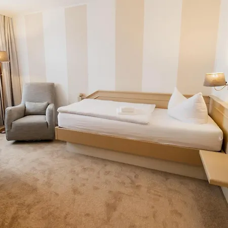 Hotel Waldhotel Eiche 4*