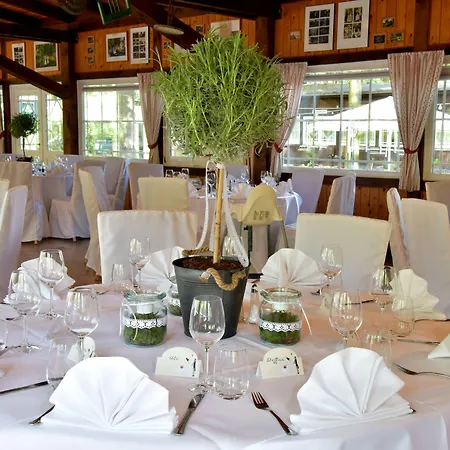 Waldhotel Eiche فندق