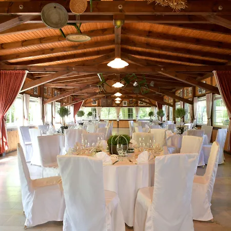 Waldhotel Eiche فندق