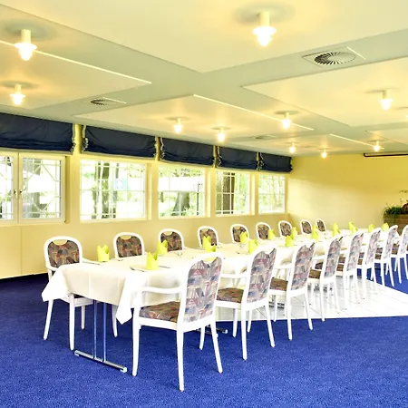 Waldhotel Eiche فندق